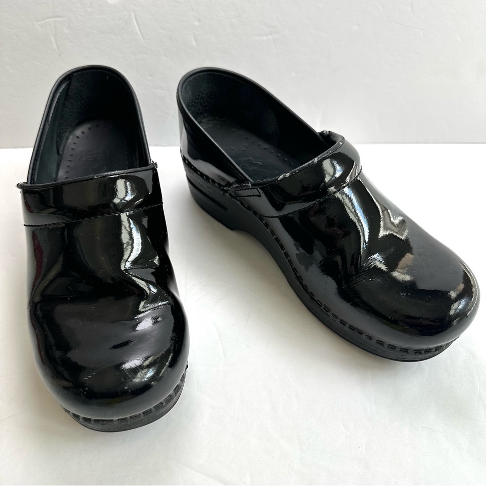 Dansko Patent Leather Shiny Black Women's Clogs 39 8.5-9